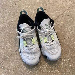 Nike basketball shoes - size 6